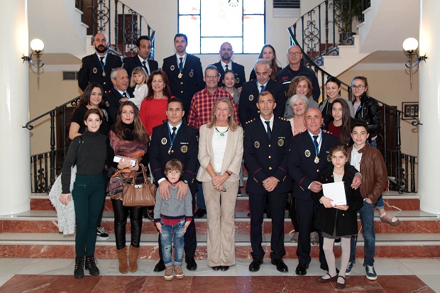 Los bomberos que participaron en la misión humanitaria de Lesbos reciben la Medalla de la Ciudad a título individual