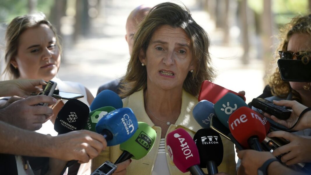 La ministra para la Transición Ecológica y el Reto demográfico, Teresa Ribera, atiende a los medios ÁLEX ZEA