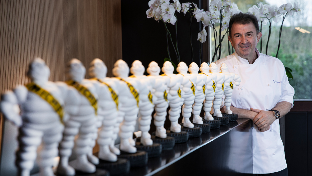 Martín Berasategui con tantos Bidendum como estrellas Michelin / Foto: Martín Berasategui