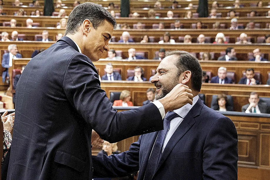 Sánchez con Ábalos en la moción de censura de 2018.A. DI LOLLI